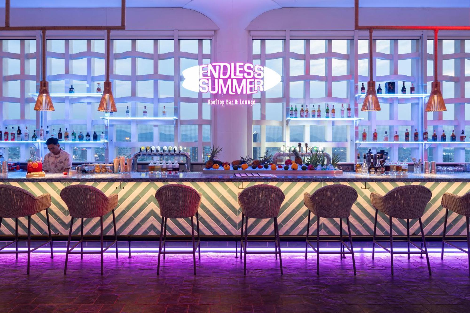 Wink Icon Hotel Danang Riverside - Luxury Suites - 24Hrs Stay & Rooftop Pool Bar Экстерьер фото