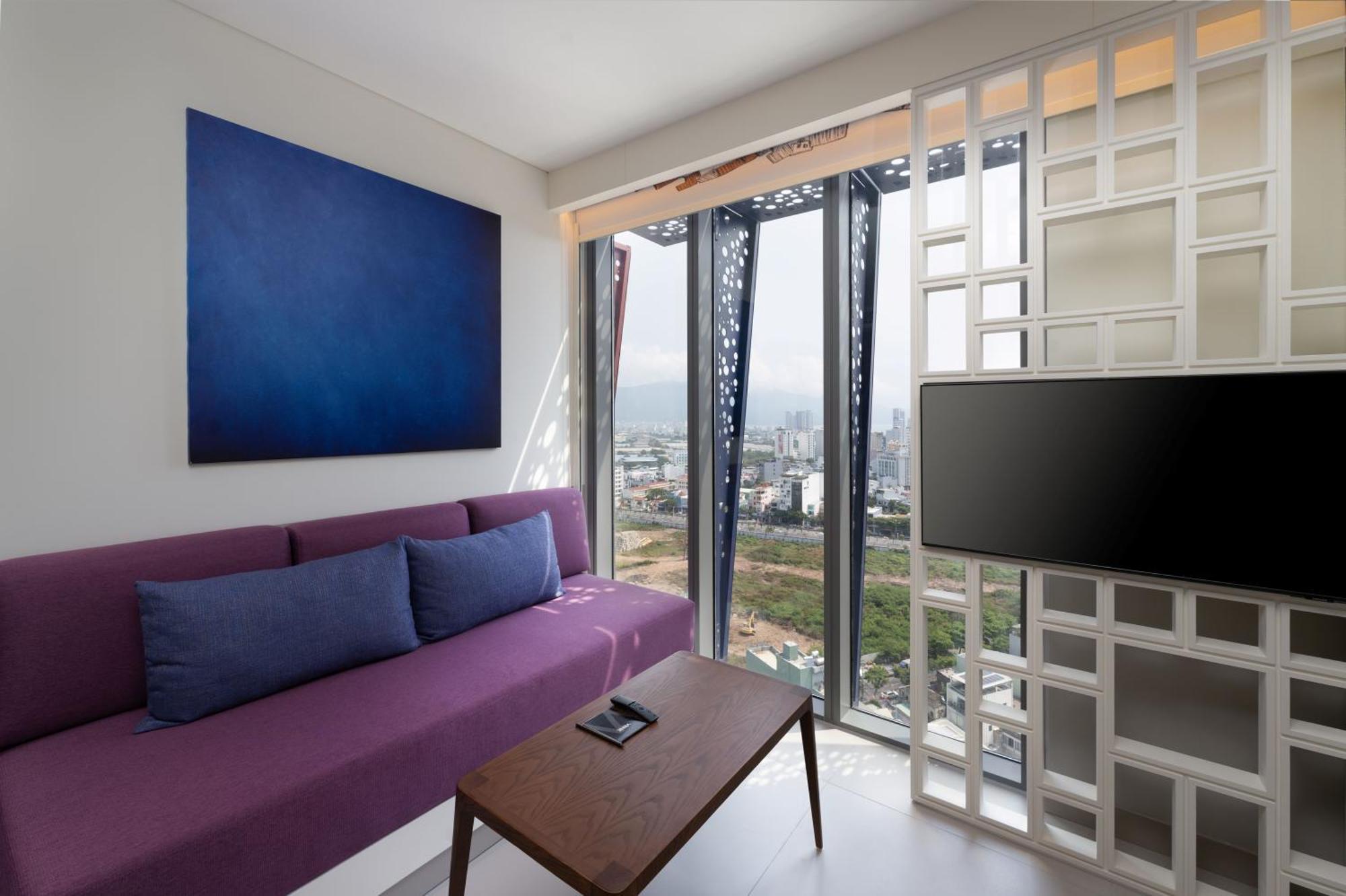 Wink Icon Hotel Danang Riverside - Luxury Suites - 24Hrs Stay & Rooftop Pool Bar Экстерьер фото