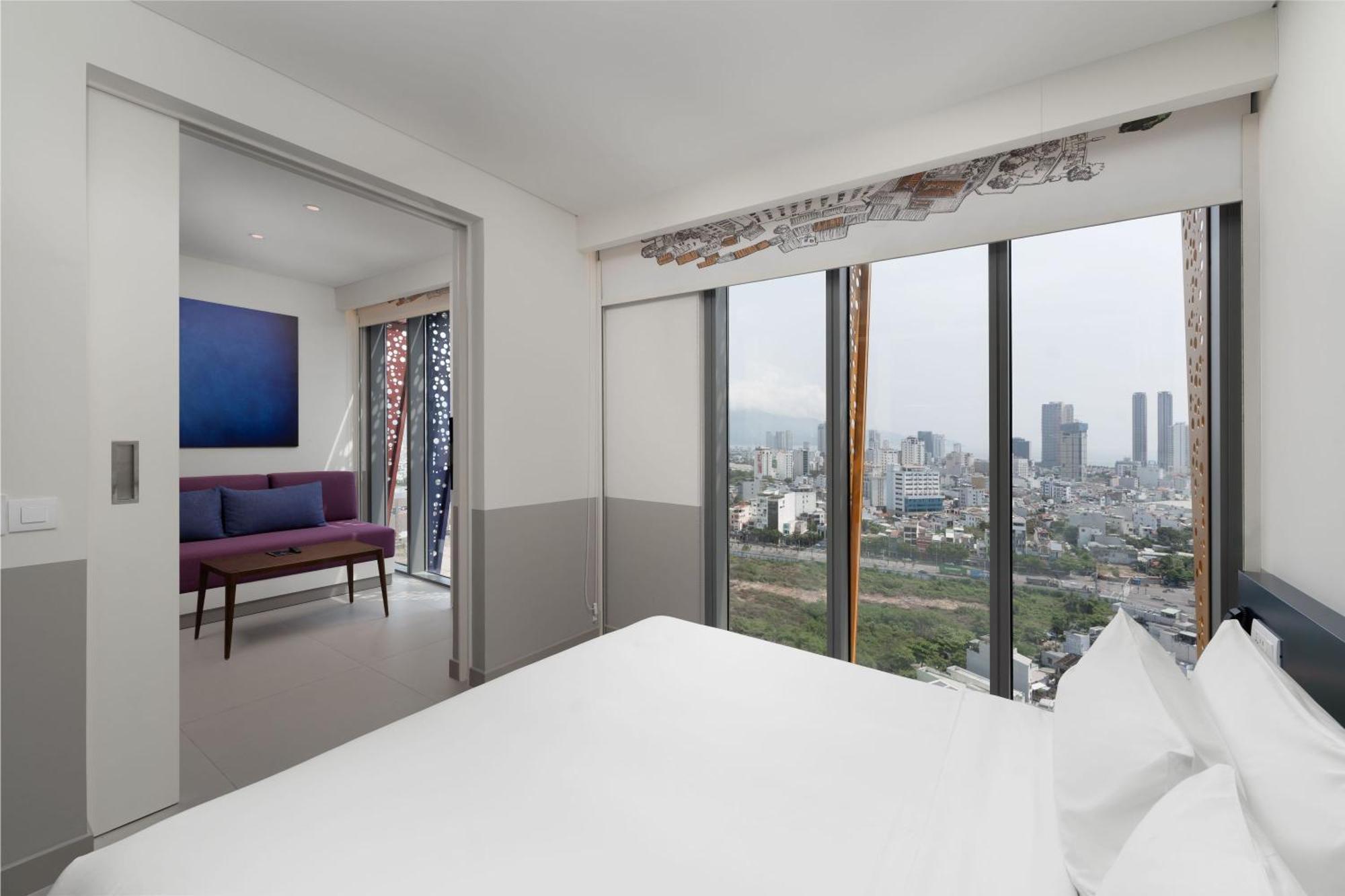 Wink Icon Hotel Danang Riverside - Luxury Suites - 24Hrs Stay & Rooftop Pool Bar Экстерьер фото