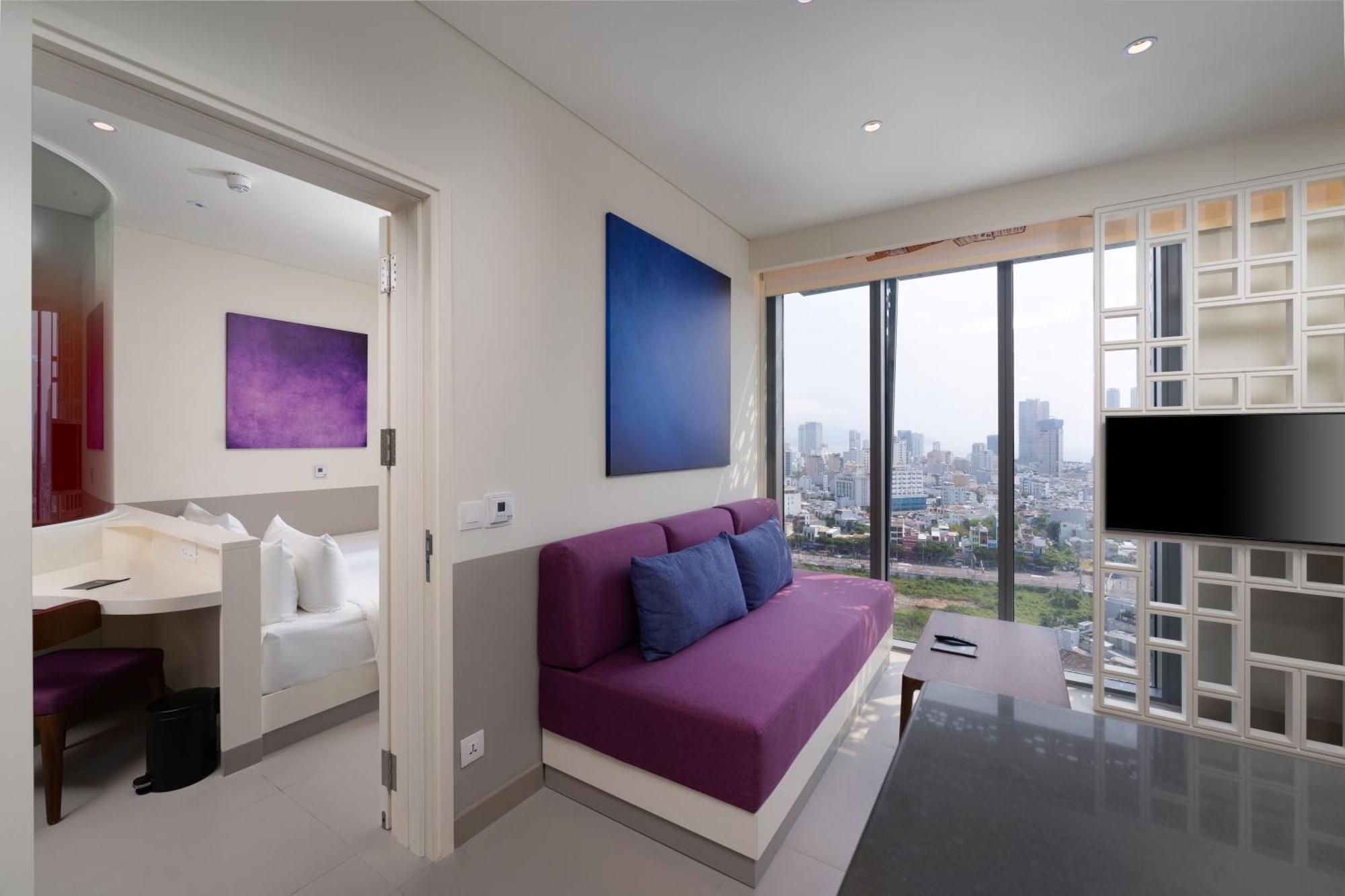 Wink Icon Hotel Danang Riverside - Luxury Suites - 24Hrs Stay & Rooftop Pool Bar Экстерьер фото